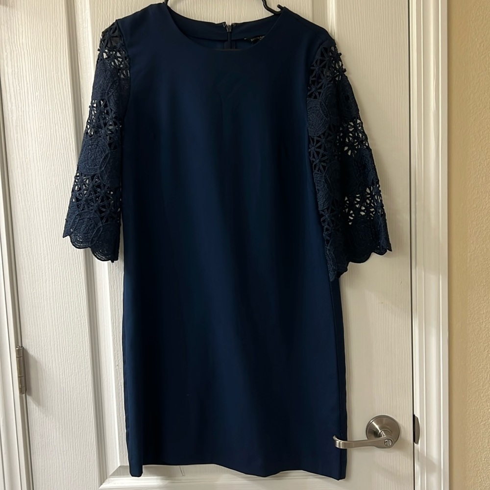 Banana Republic navy blue mini dress with lace sleeves size 4